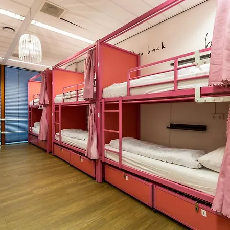 Hostelle - Female Only *