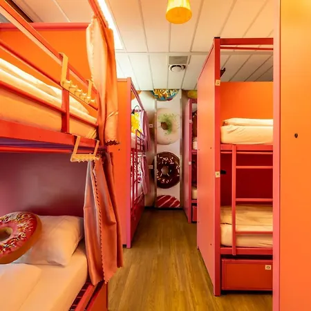 Hostelle - Female Only Hostel Amsterdam