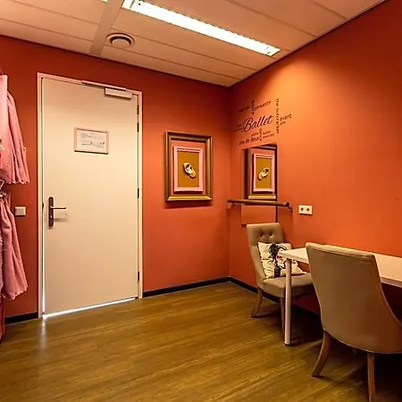 Hostal Hostelle - Women Only