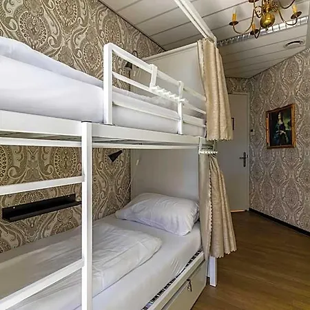 Hostal Hostelle - Women Only *