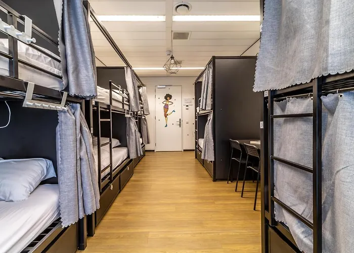 Hostelle - Women Only *