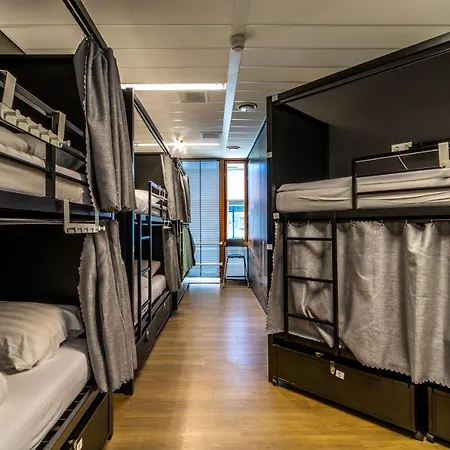 Hostelle - Women Only بيت شباب